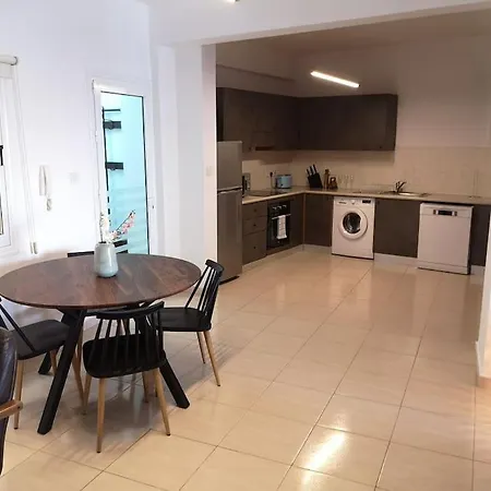 Yippee! At Ermou Square Amazing Location View Λάρνακα